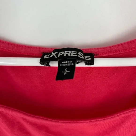 Express Vibrant Pink Top - Picture 2 of 6